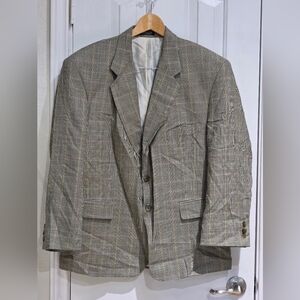 Wall Street Men's Classic Plaid Blazer blend of Silk and wool, Size 42 Short
